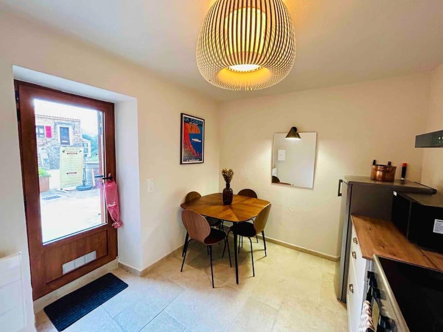 Charmant Petit Appartement Place De L Eglise Piana  Bagian luar foto